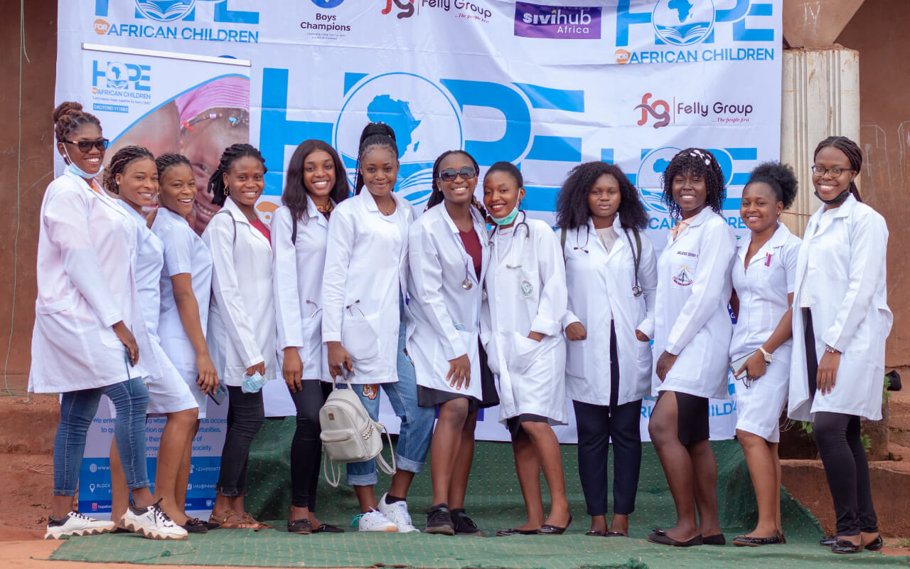 Female-medic-volunteers-at-a-HOPE-medical-camp