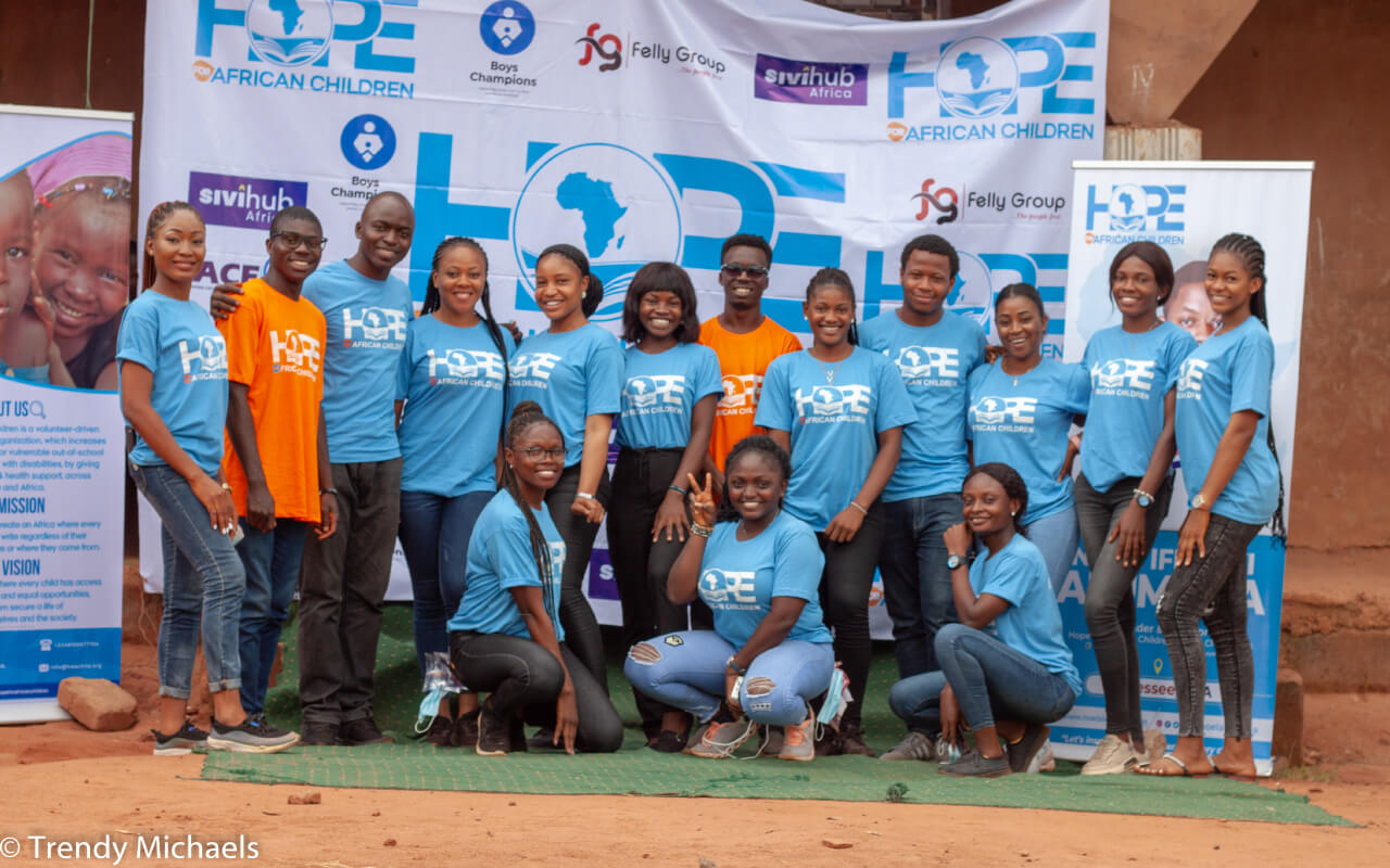 HOPE-Volunteers-during-a-medical-camp