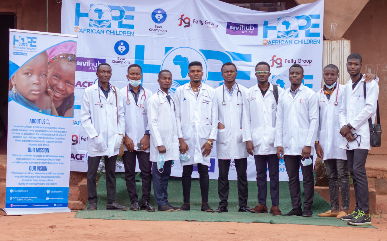 Male-medic-volunteers-at-a-HOPE-medical-camp